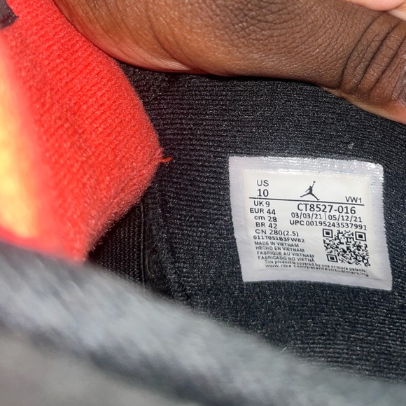 used red thunder fours slight star loss size 10 mens slightly damaged box - Picture 3 of 12